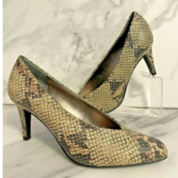 J Renee Women Size 7M "Frenzy" Cream & Gray Snakeskin Pumps NWOB - Picture 1 of 7